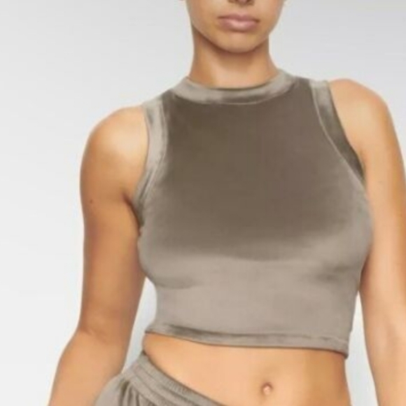 Skims Velour Crewneck Tank GUNMETAL High Neck Sleeveless Top Sz S/ NWT - Picture 3 of 9